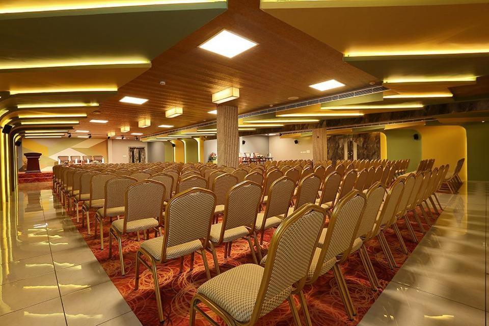 Hotel New York Square Kottayam Dış mekan fotoğraf