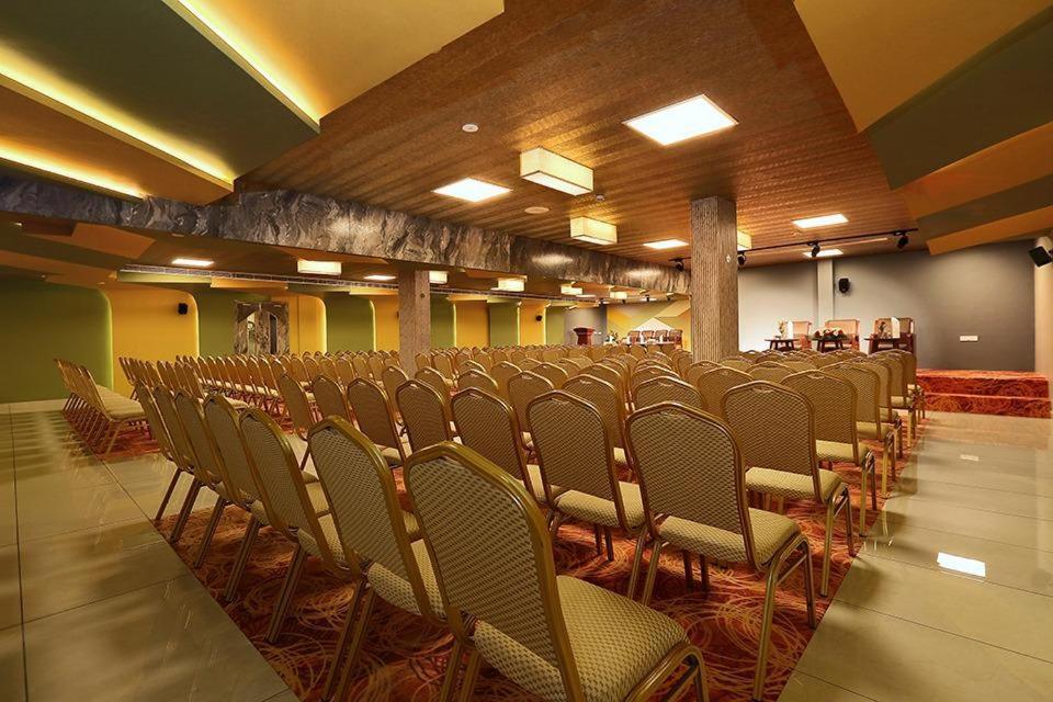 Hotel New York Square Kottayam Dış mekan fotoğraf