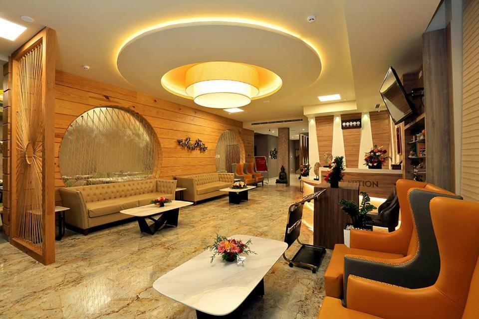 Hotel New York Square Kottayam Dış mekan fotoğraf