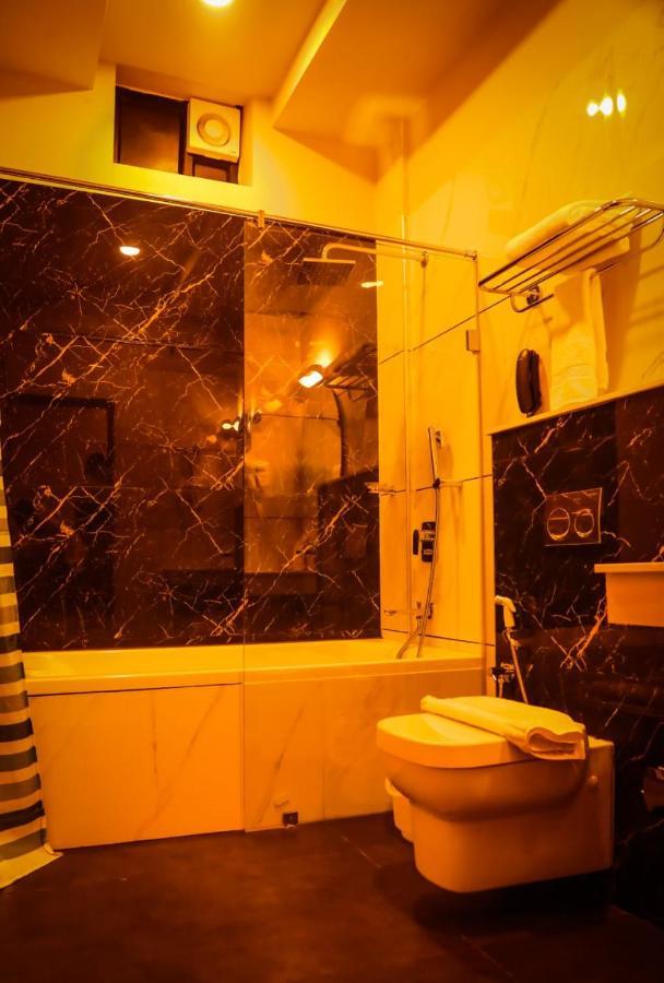 Hotel New York Square Kottayam Dış mekan fotoğraf