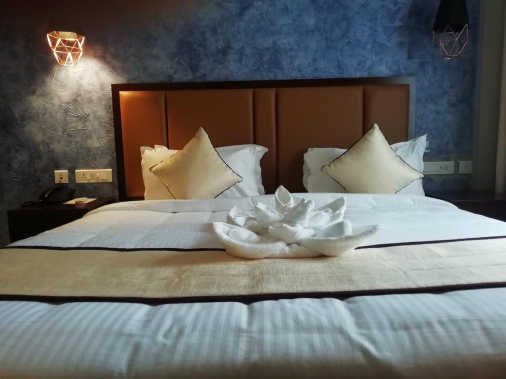 Hotel New York Square Kottayam Dış mekan fotoğraf