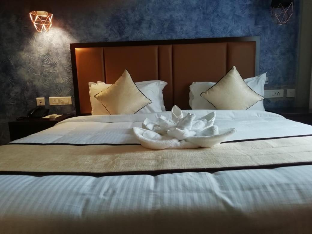 Hotel New York Square Kottayam Dış mekan fotoğraf