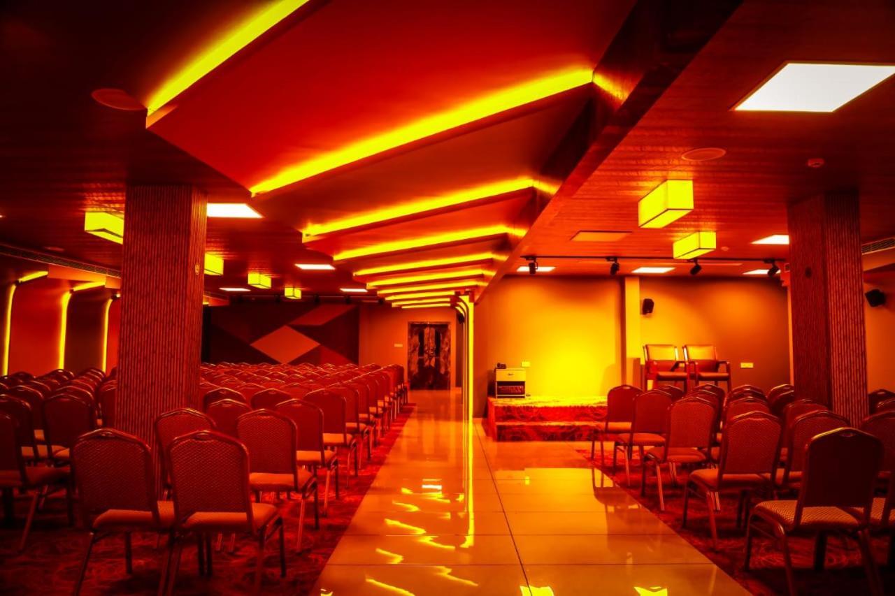 Hotel New York Square Kottayam Dış mekan fotoğraf